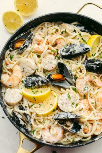 Creamy Lemon Garlic Seafood Pasta – Act One Art