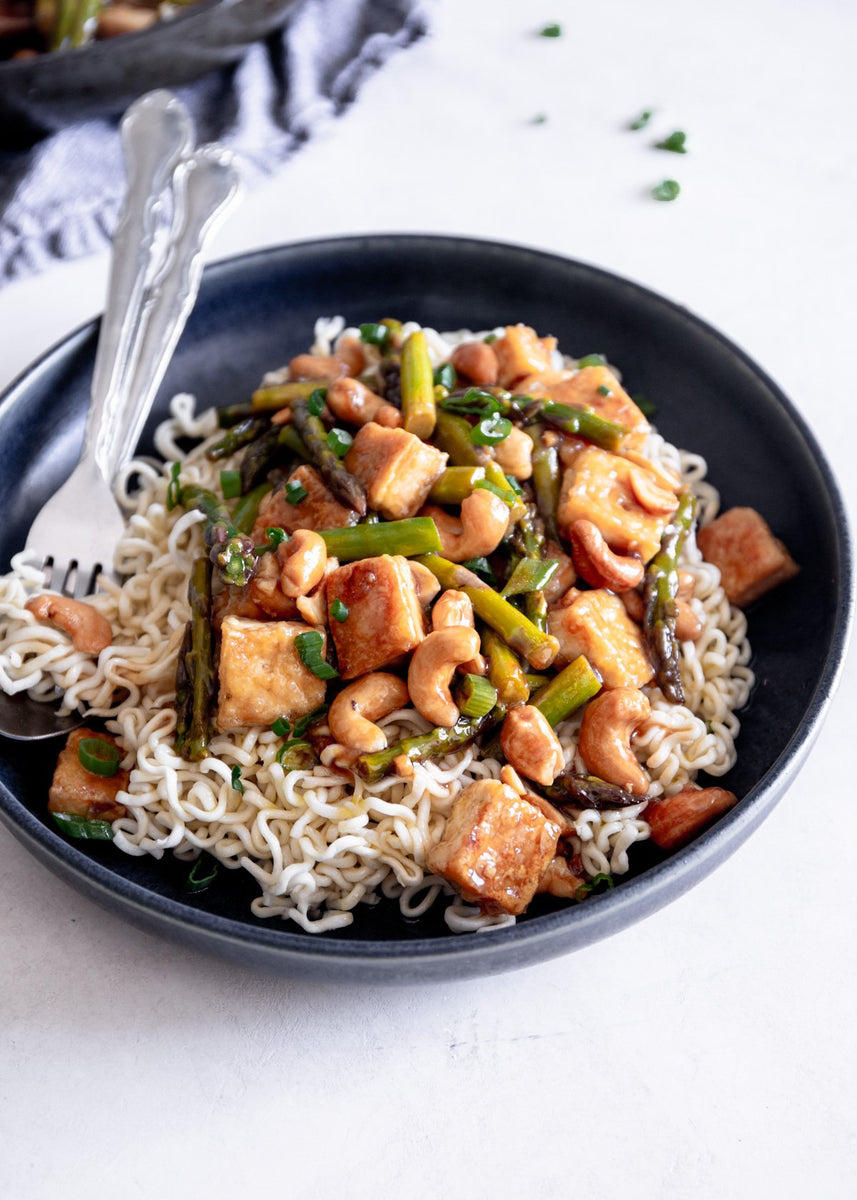 Tofu Stir-Fry with Asparagus and Cashews – Act One Art