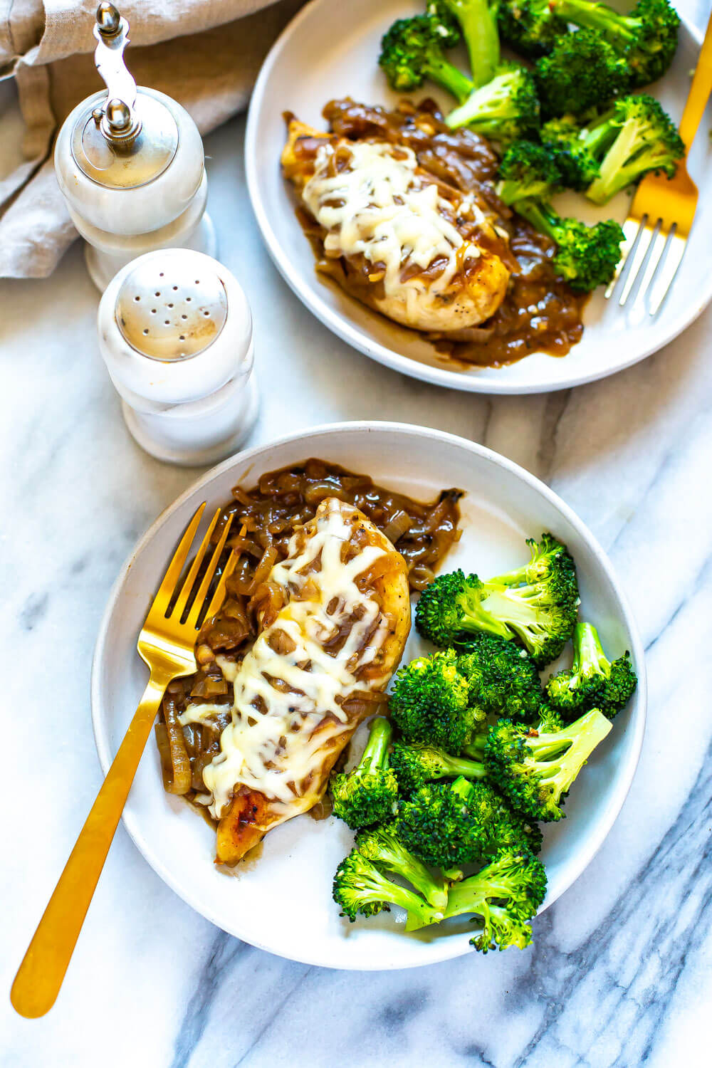 This French Onion Chicken Skillet is a delicious weeknight dinner that is a play on French onion soup and packed with protein, making it a full meal