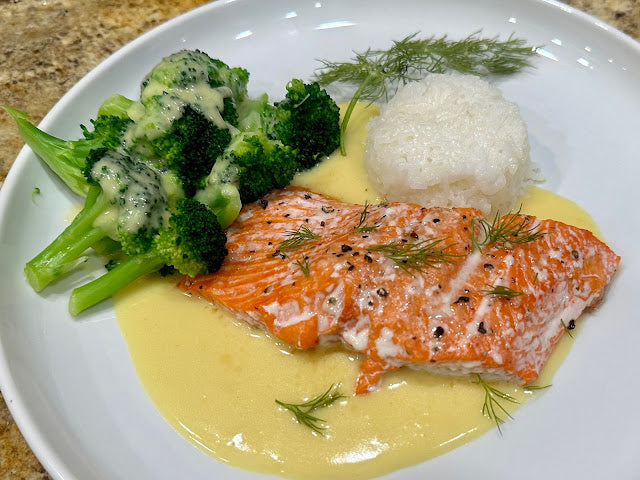 SALMON WITH HOLLANDAISE SAUCE