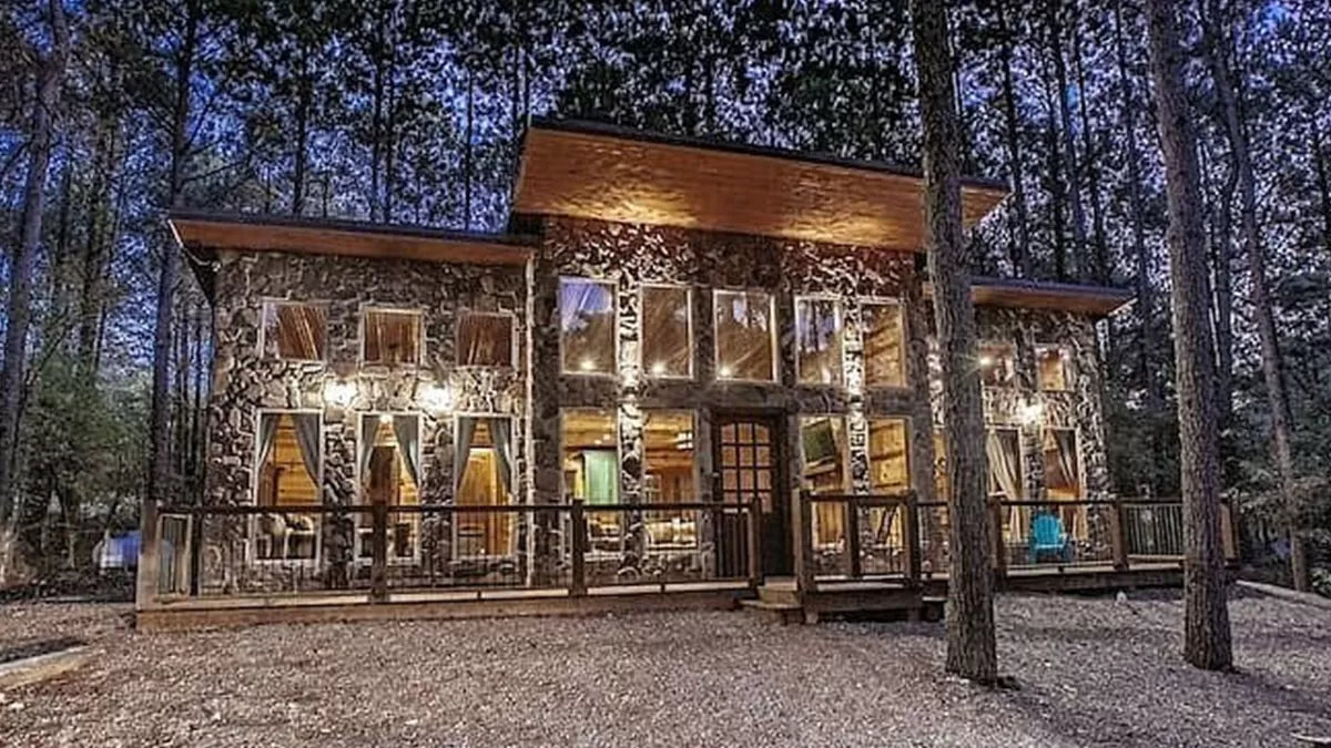 ‘Romancing the Stone’: Popular Vacation Rental in Oklahoma Available for $739K